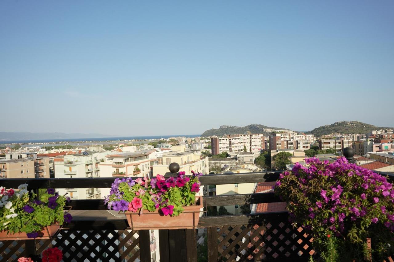 Prestigioso Attico Panoramico Cagliari Villa Exterior photo